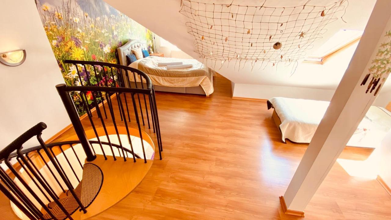 Sonnige Maisonette-Wohnung Mit Blick Auf Die Bucht Dziwnów 外观 照片